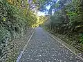 片山付近の峠を切り開いた区間