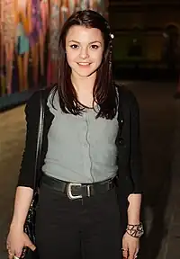 キャスリン・プレスコットKathryn Prescott