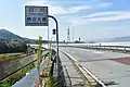柏尾交差点から勝沼大橋を見る