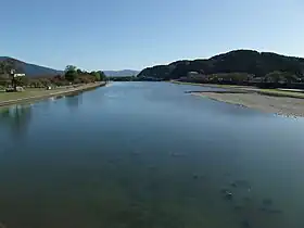 八木町を流れる桂川(大堰川)