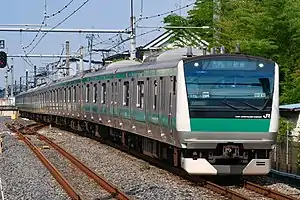 E233系7000番台による川越行き列車(2022年6月 西大宮駅)
