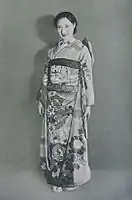 振袖に身を包んだ女性(1936年頃)