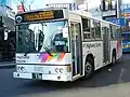 現行塗色 40500（都営バスからの移籍。廃車済）