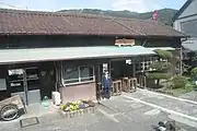 駅舎（ホーム側から）