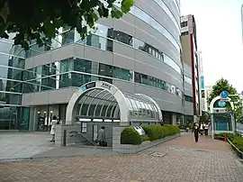 茅場町駅 4a,4b出入口(2008年7月)