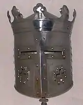 王冠付きの兜