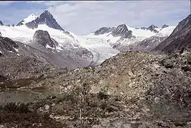 ナハニ国立公園内マッキンジー山・キーレ頂