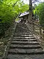 華厳寺への石段