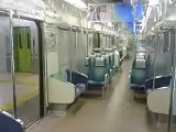 旧塗装・セミクロスシート時代の車内の様子（出町柳駅構内にて）