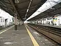 旧駅舎時代のホーム（2007年10月）上り階段等が未設置。