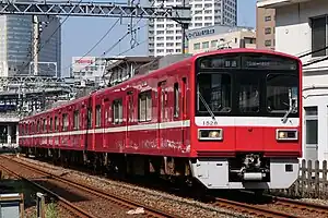 大師線を走行する1500形(2023年7月 京急川崎駅 - 港町駅間)