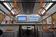 通路扉上部の液晶ディスプレイ案内装置