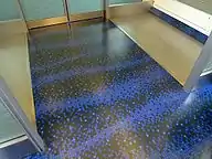 床面は市松模様をアレンジしたもの