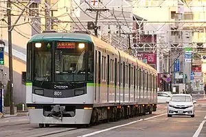 併用軌道区間を走行する800系電車（上栄町駅 - びわ湖浜大津駅間）