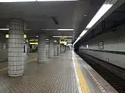 三宮方面行きプラットホーム