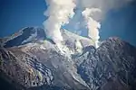 白草山から望む御嶽山の火山活動（2014年10月11日）