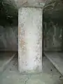 石室内部中央