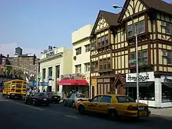 レファーツ・ブールバードにあるホームステッドグルメショップとその他の店