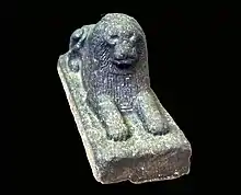 キアンのカルトゥーシュが刻まれたライオン（大英博物館蔵）