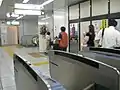 舟木橋方面改札口（2005年10月）