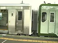 キハE130系0番台と併結するキハ110系100番台(2007年5月19日)