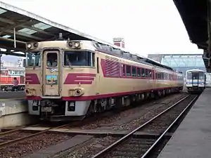 益田駅構内に停車中の「いそかぜ」