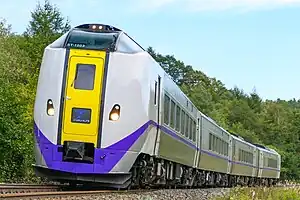 石勝線を走行する特急「とかち」(2021年9月 新得駅 - トマム駅間)