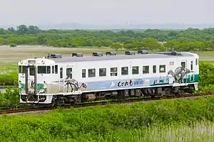 日高本線を走るキハ40形気動車（2022年6月 浜厚真駅 - 勇払駅間）