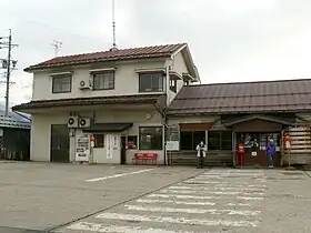 廃線後バスターミナルとして利用されていた旧駅舎(2009年撮影、2018年解体)