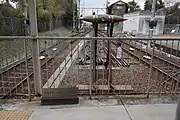 軌条形態記念モニュメント(新駅舎のホーム端に設置)