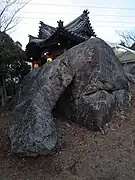木庭神社と大岩