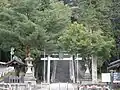 【男坂鳥居・石段】金剱宮下の境内