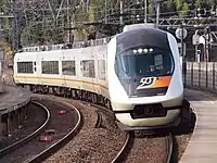 50周年記念ロゴマークを貼り付けた21122F(2009年12月31日 伊賀神戸駅)