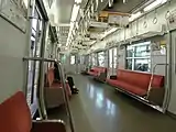 7020系の車内