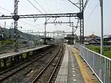 ホーム(橿原神宮前方面より)