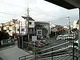 駅西側