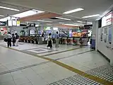 リニューアル前の駅構内（2007年10月）