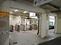 東改札口