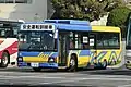 近鉄バス安全運転訓練車(布施営業所、敷地外公道より撮影)