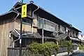 山月の建物(右奥、2020年(令和2年))
