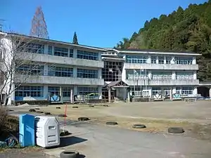 万膳小学校