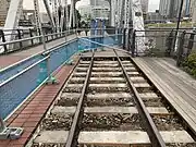 枕木やバラストが確認できる、改修工事では枕木がセメントで補強された（2024年3月28日）