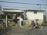整備・再開発前の駅入口（2006年4月）