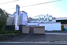 本社正門付近