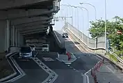 出口で国道302号に接続（画像は外回り）