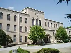 神戸大学六甲台本館（旧神戸商業大学本館）