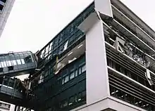 震災当時の神戸市役所2号館