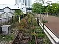 モニュメントとして残された線路の一部（神戸港方を望む）