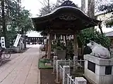 参道から社殿を見る（2010年3月撮影）