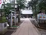 参道から社殿を見る（2010年3月撮影）